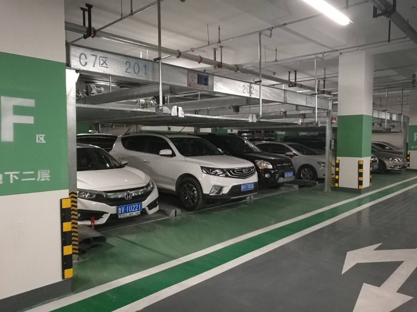 國(guo)內外立(li)體(ti)停車庫(ku)現(xiàn)狀